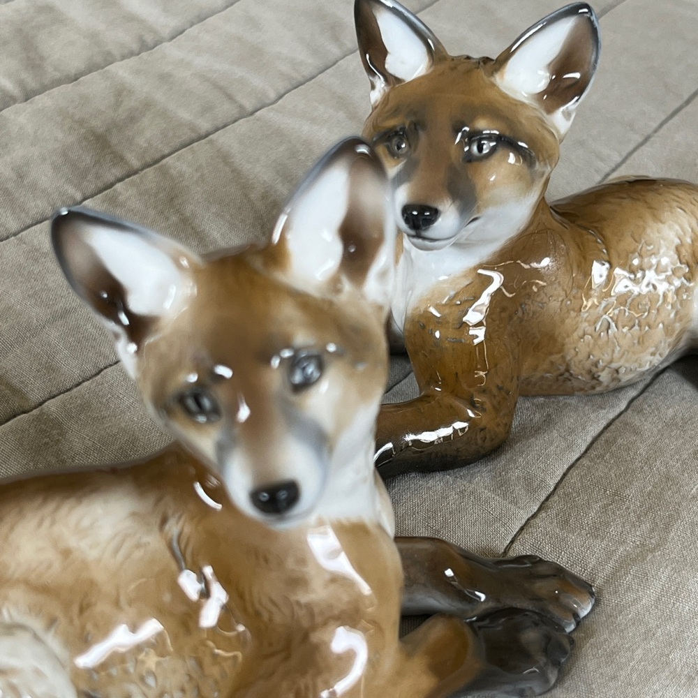 Hutschenreuther Ceramic Fox Figurine Pair in Brown and White